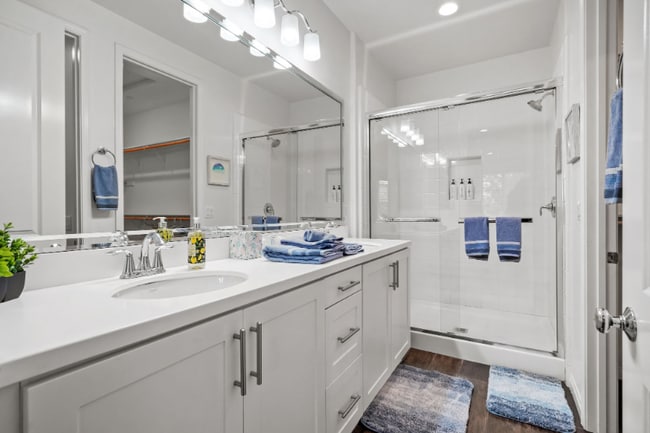 Photo - 4720 E Washington Ave