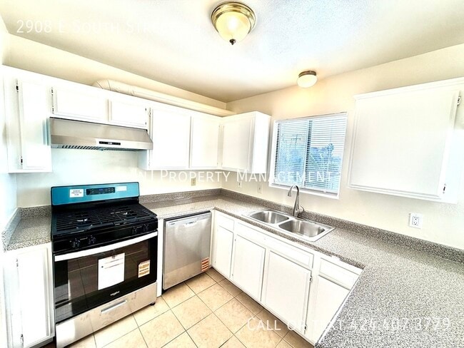 Building Photo - 2908 E South St Unit 4