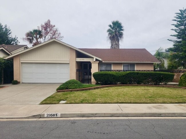 Building Photo - 23581 Via Calzada