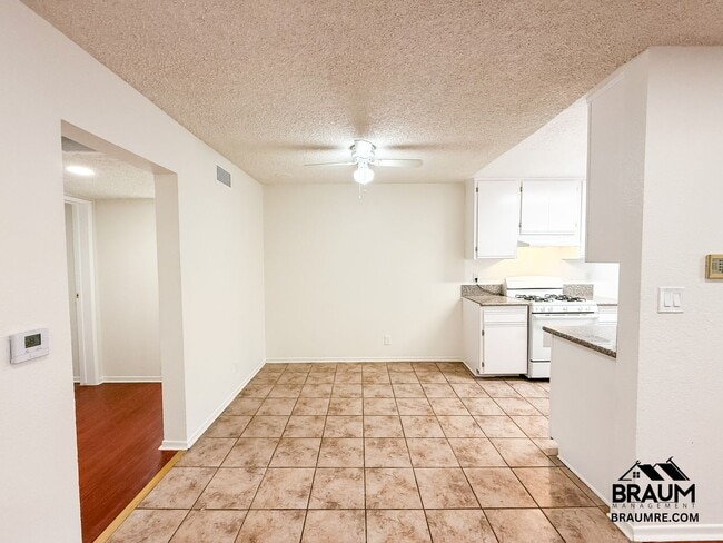 Photo - 221 W Elm Ave Unit U