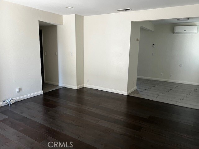 Photo - 8036 Whitmore St