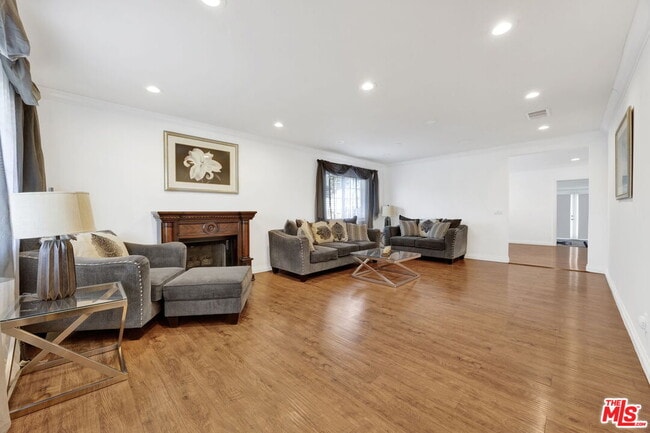 Photo - 10109 Gloria Ave