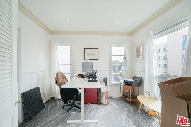 Photo - 5139 Marathon St