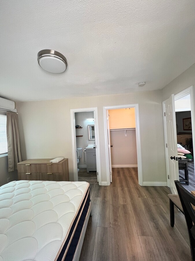 Photo - 3046 Blakeman Ave