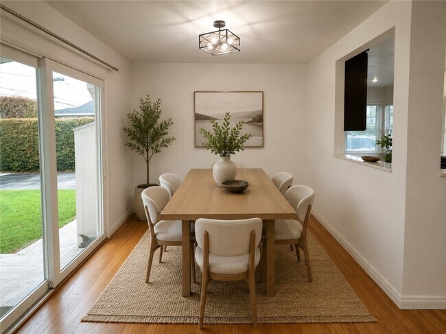 Photo - 12811 Cumpston St