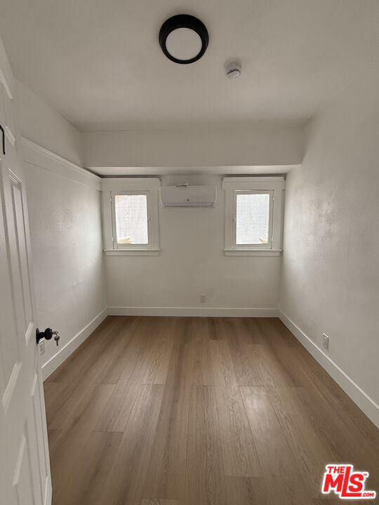 Photo - 4501 S Budlong Ave