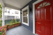 Photo - 532 W 5th St House