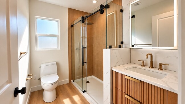 Building Photo - 4380 Huntington Dr S Unit 4380