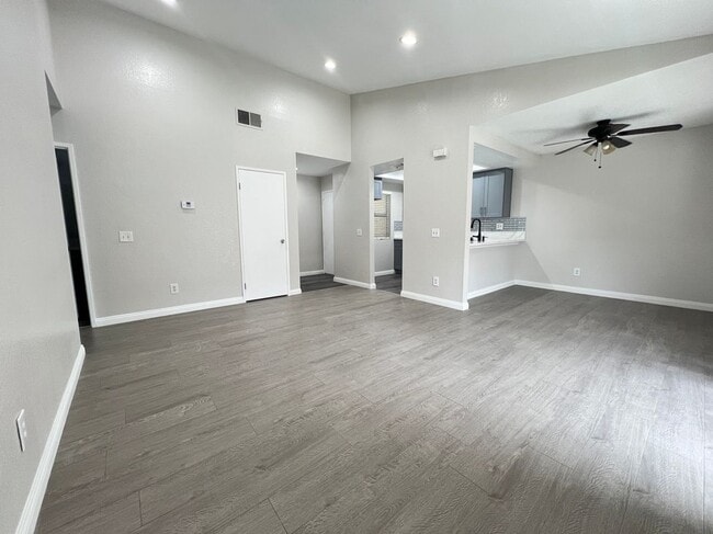 Photo - 1031 S Palmetto Ave