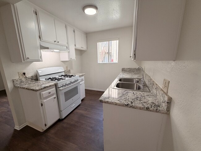Newly Renovated Kitchen - 24851 Walnut St Unit 114