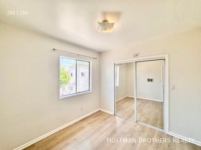 Photo - 5419 Harold Way Unit 7