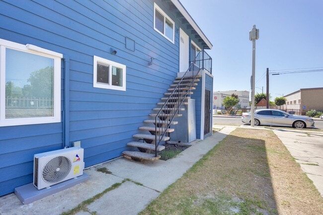Photo - 1431 Alamitos Ave Unit 1431 Alamitos  A Above