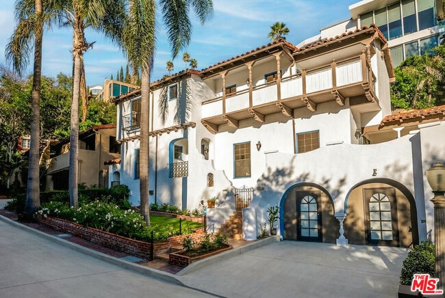 Building Photo - 1328 Sierra Alta Way