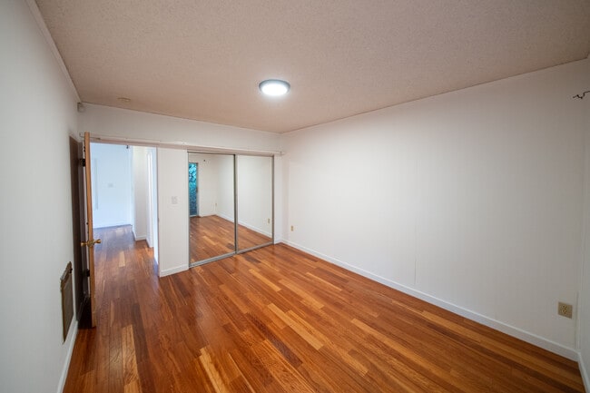 Photo - 8639 Crescent Dr