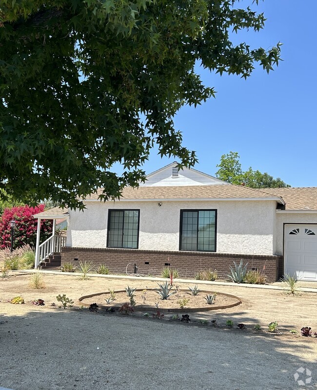 Building Photo - 15051 Germain St Rental