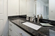 Photo - Franklin Plaza Apartments
