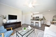 Photo - Eagle Glen Apartments