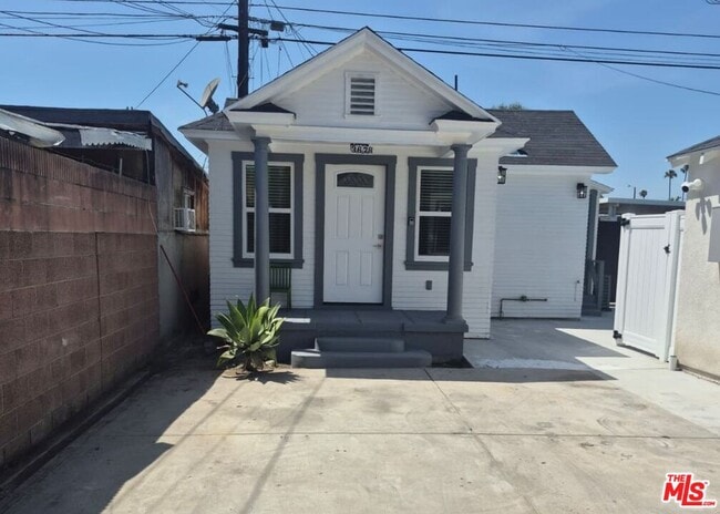 Building Photo - 3679 3rd Ave