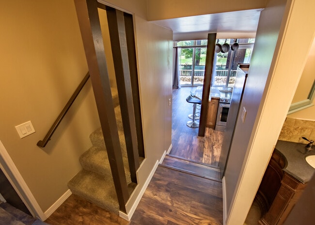 Hallway - 1097 Club View Dr Unit C