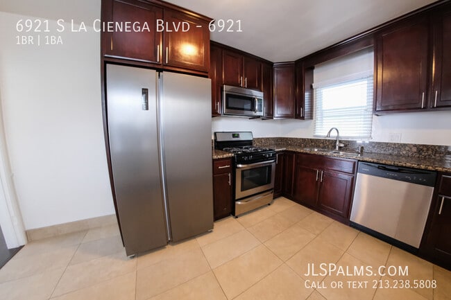 Building Photo - 6921 S La Cienega Blvd Unit 6921