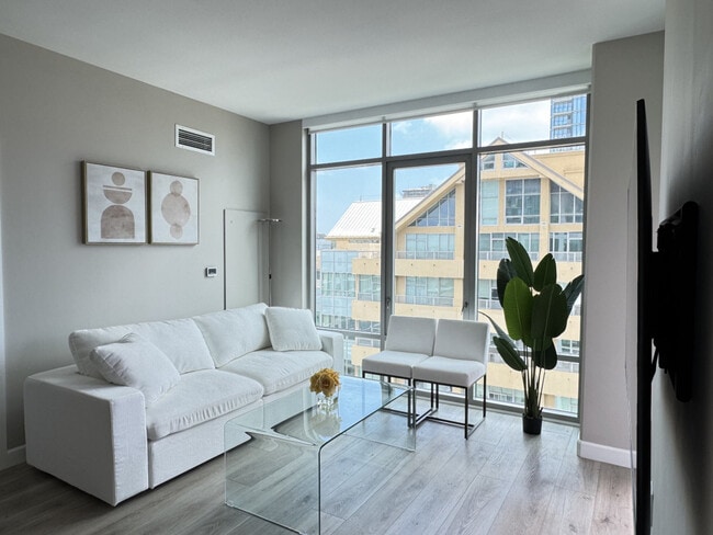 Photo - 425 W Beech St Apartment Unit ID1288270P