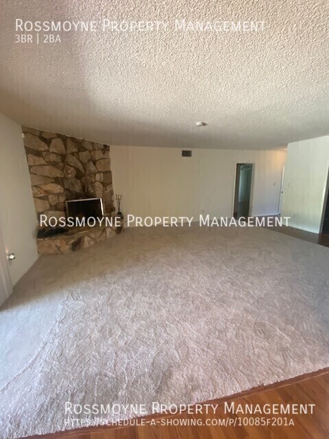 Photo - 12913 Strathern St