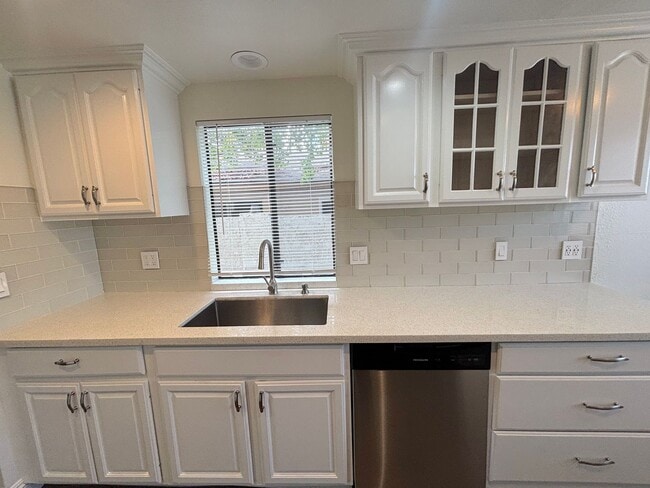 Photo - 3 Bedroom Condo now available in City of Orange