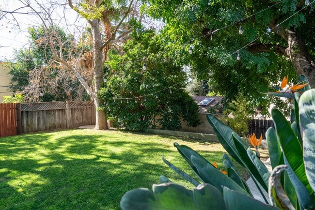 Photo - Vibrant 2b2b Franklin Hills / Los Feliz Home - Huge Private Grass Yard - Central HVAC