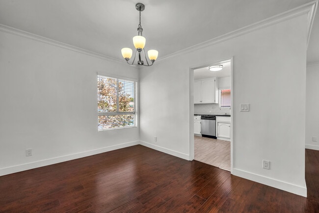 Photo - 248 N Rexford Dr Unit #4