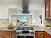 Photo - 5857 Balcom Ave