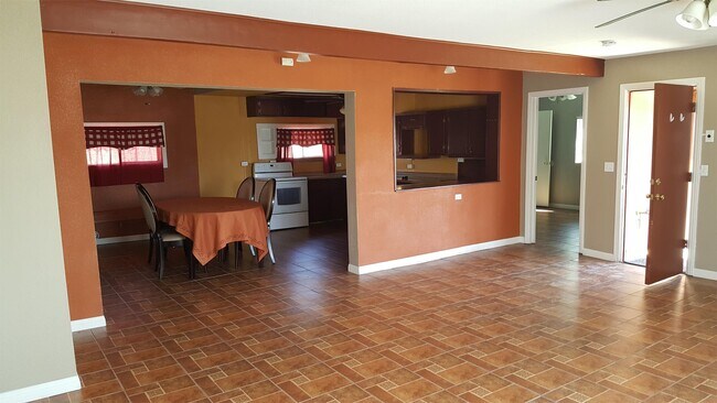 Photo - 56565 Sunnyslope Dr