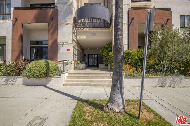 Photo - 118 S Kenwood St Unit 102