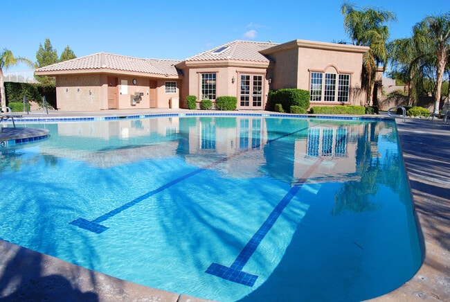 Building Photo - 45596 Torrey Pines Ct