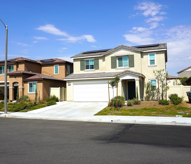 Building Photo - 13814 Solara St