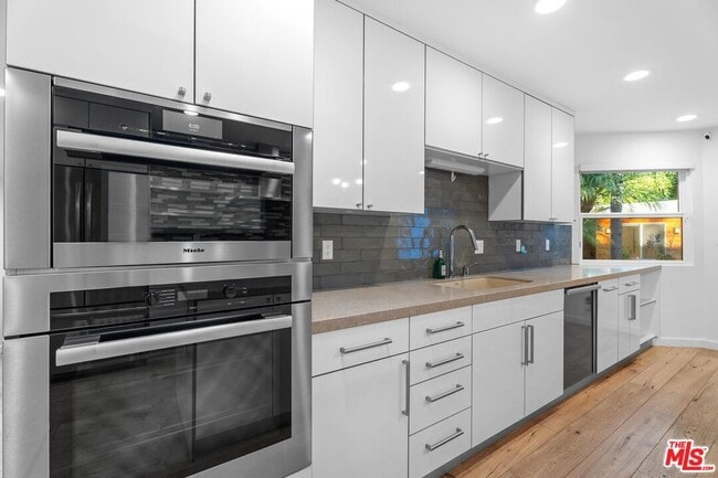 Photo - 4136 Greenbush Ave