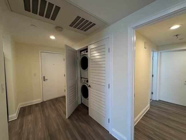 Photo - 14934 Burbank Blvd Unit 202