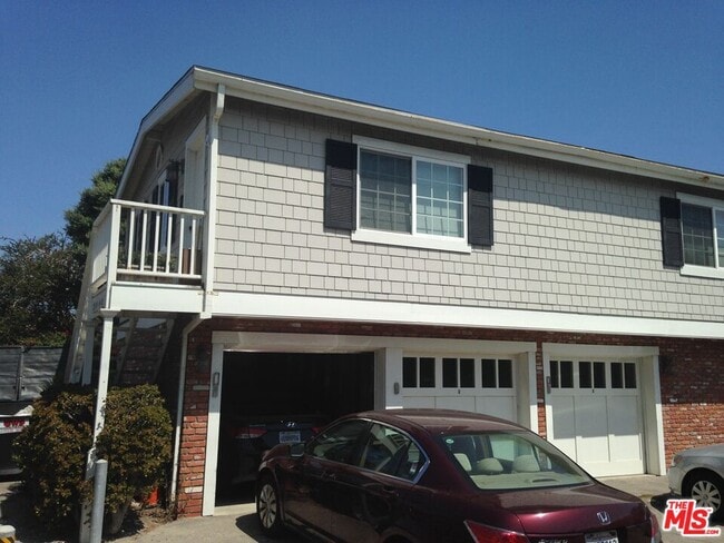 Building Photo - 22844 Pacific Coast Hwy Unit 2