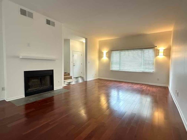 Apartment D - 532 Pier Ave