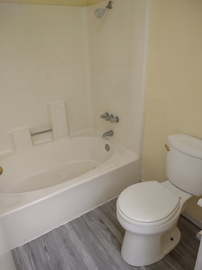 Photo - 1041 W Francis St Unit B
