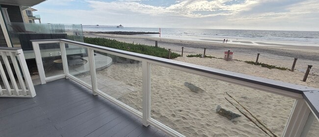 Photo - Beachfront 2-Bed, 2.5-Bath House w/2-Car Garage in Imperial Beach