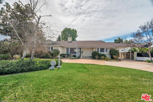 Photo - 19732 Henshaw St