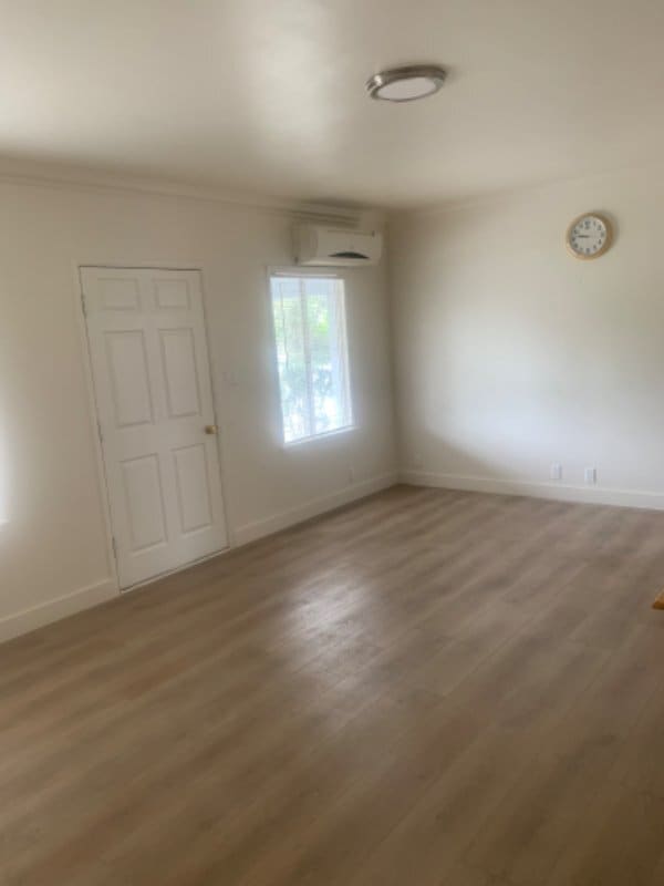Photo - 9020 Longden Ave