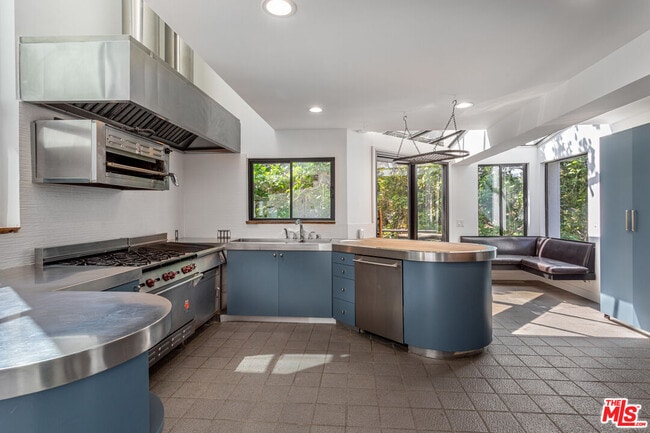 Photo - 8424 Grand View Dr