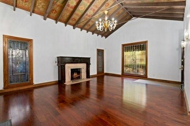 Building Photo - A lush tropical oasis in prime Westwood located near UCLA, Beverly Hills, and more