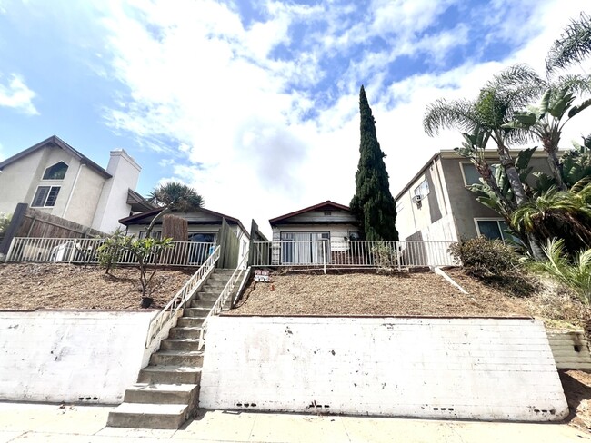 Photo - 2160 Grand Ave