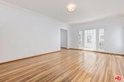Photo - 448 1/2 S Wilton Pl