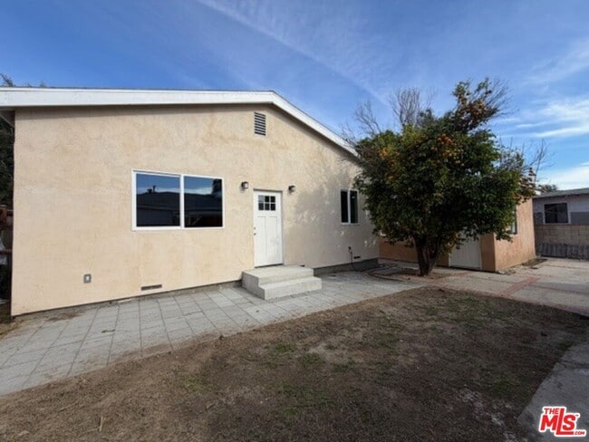 Building Photo - 11018 Herrick Ave