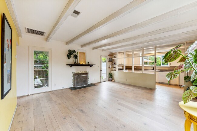 Photo - 1161 High Rd