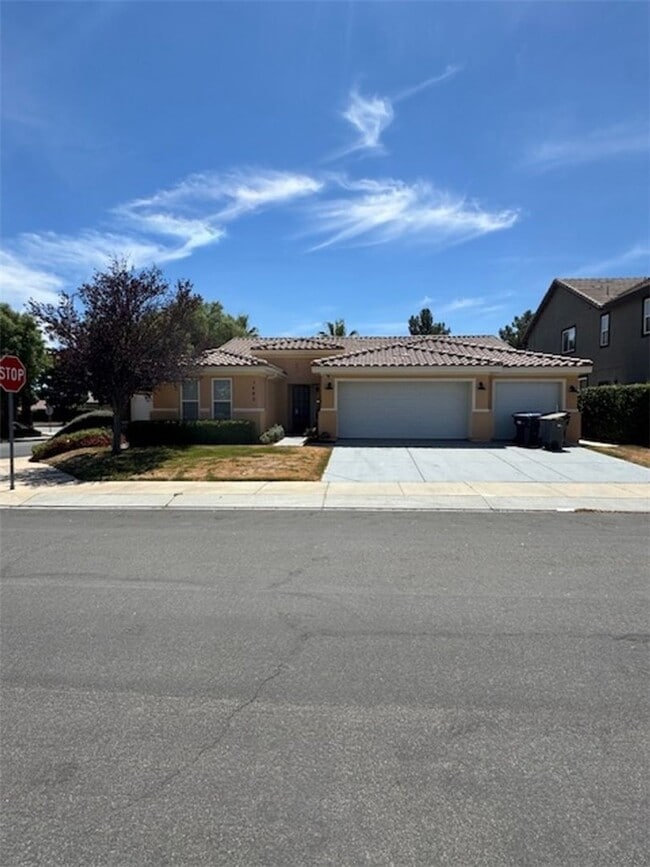 Building Photo - 1495 Midnight Sun Dr Rental