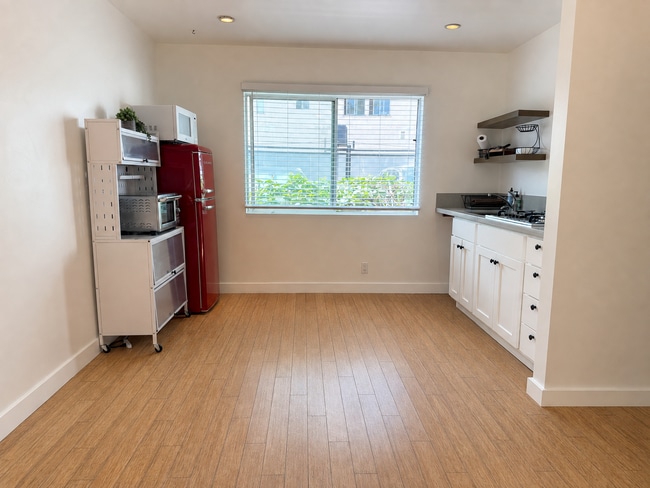 Photo - 531 Vernon Ave Unit 1.1
